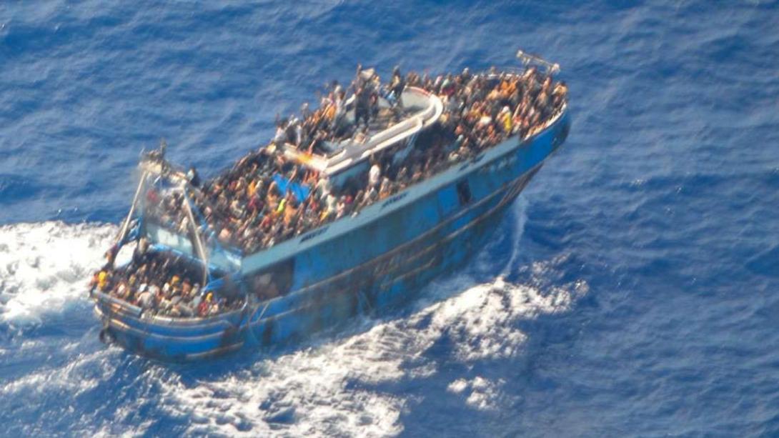 Der von Menschenschmugglern aus Libyen gesteuerte Fischkutter auf dem Weg nach Italien sank in den frühen Morgenstunden des 14. Juni etwa 80 Kilometer vor der südgriechischen Stadt Pylos