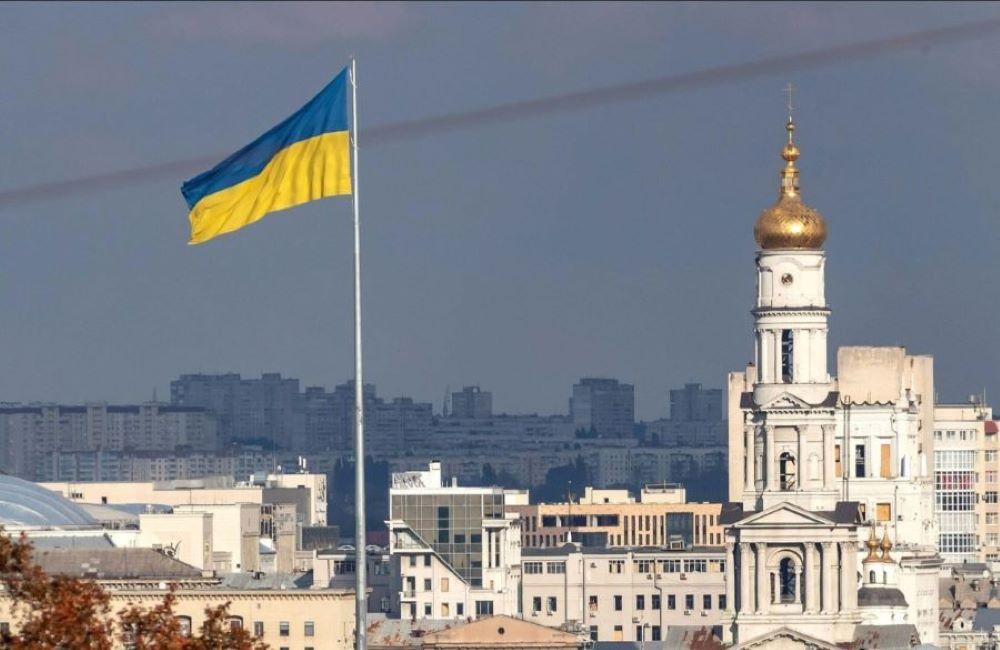 Russische Raketen zerstören Hotel in Charkiw