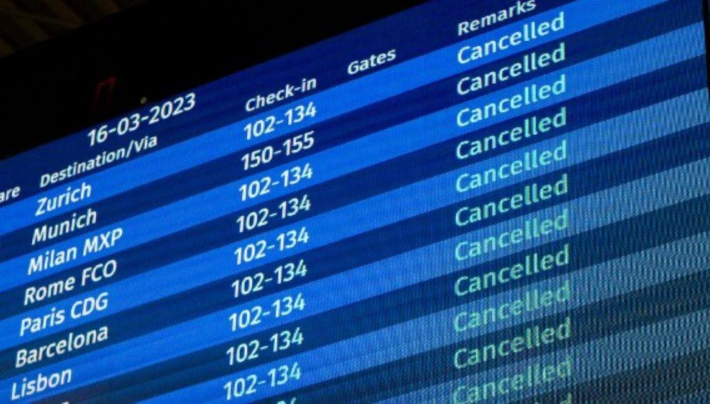 Personalmangel, Streiks und weitere Beeinträchtigungen haben im vergangenen Jahr erneut zu zahlreichen Flugausfällen und Verspätungen an europäischen Flughäfen geführt. Flugausfall am Flughafen