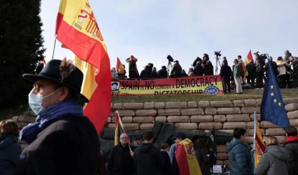 Zehntausende protestieren in Spanien gegen Amnestie für katalanische Aktivisten