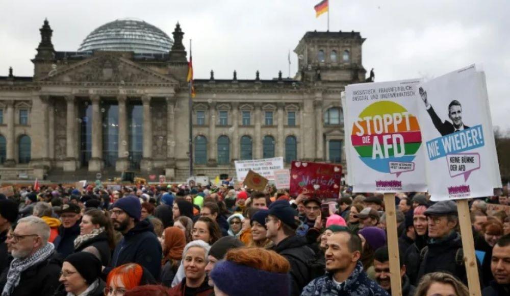 Hunderttausende demonstrieren bundesweit gegen Rechtsextremismus